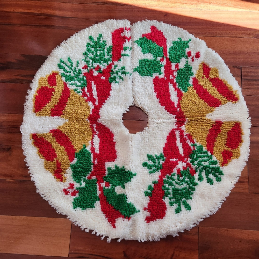 Christmas Bells Latch Hook Rug Tree Skirt